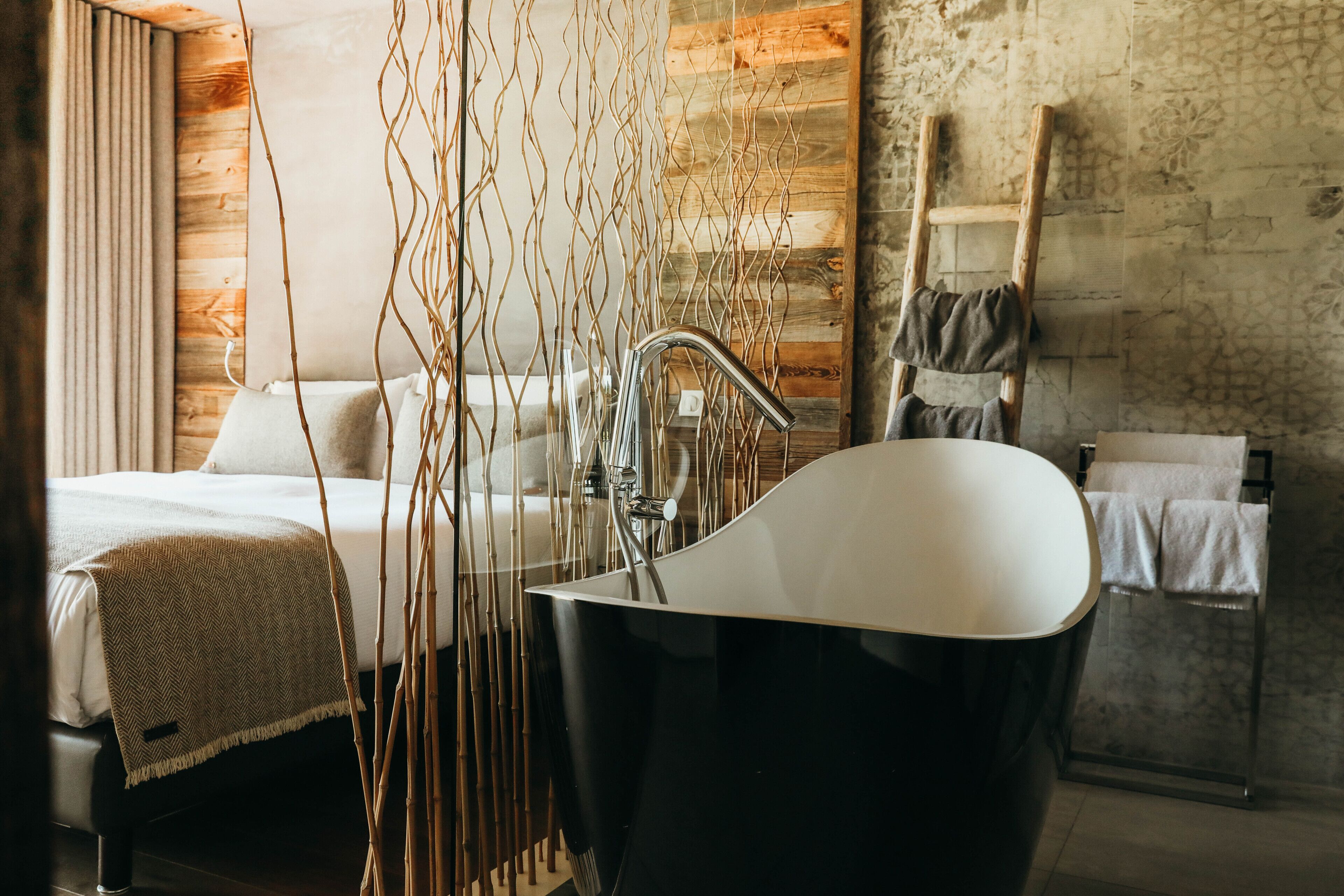 suite (vue mont blanc) | 2 bedrooms, minibar, in-room safe, individually decorated