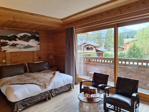Standard Room | Minibar, in-room safe, individually decorated, individually furnished - Les Grands Montets Hôtel & Spa (Chamonix-Mont-Blanc)