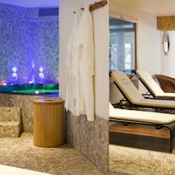 Sauna, hot tub, steam room, body treatments, hot stone massages
