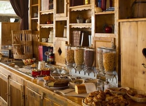 Tägliches inbegriffenes Frühstücksbuffet