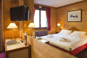 Skrivebord, wi-fi (inkludert) og sengetøy