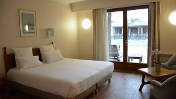 Chambre Supérieure, vue piscine | Literie de qualité supérieure, bureau, Wi-Fi gratuit