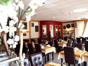 Breakfast, lunch, dinner served; French cuisine