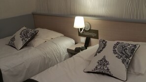 1 bedroom, premium bedding, in-room safe, desk