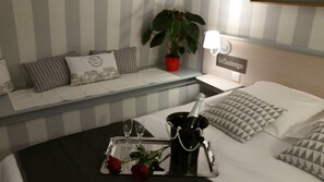 1 bedroom, premium bedding, in-room safe, desk - Hotel Le Chantereigne (Sainte-Savine)