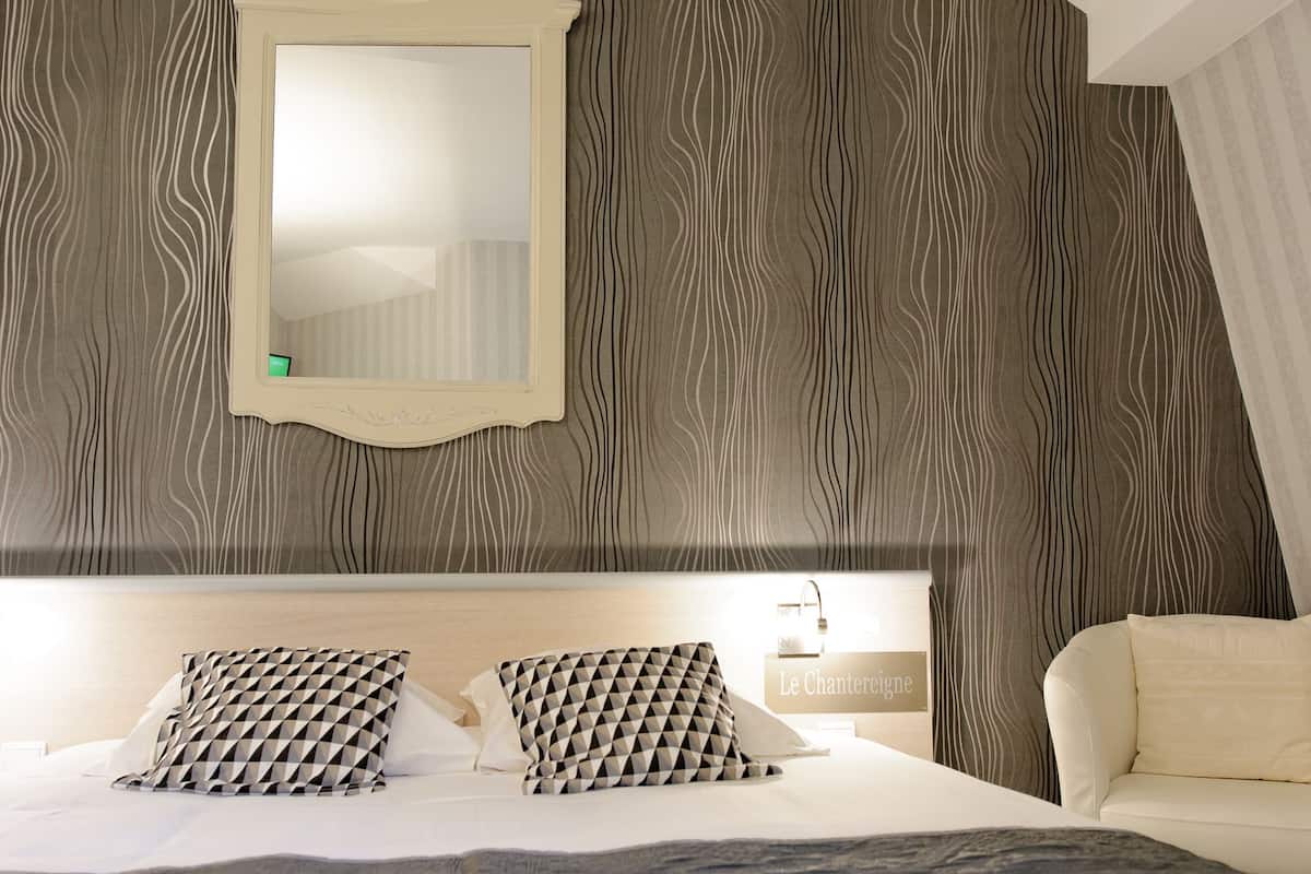 Comfort tweepersoonskamer, privébadkamer, uitzicht op tuin | 1 slaapkamer, luxe beddengoed, een kluis op de kamer, een bureau