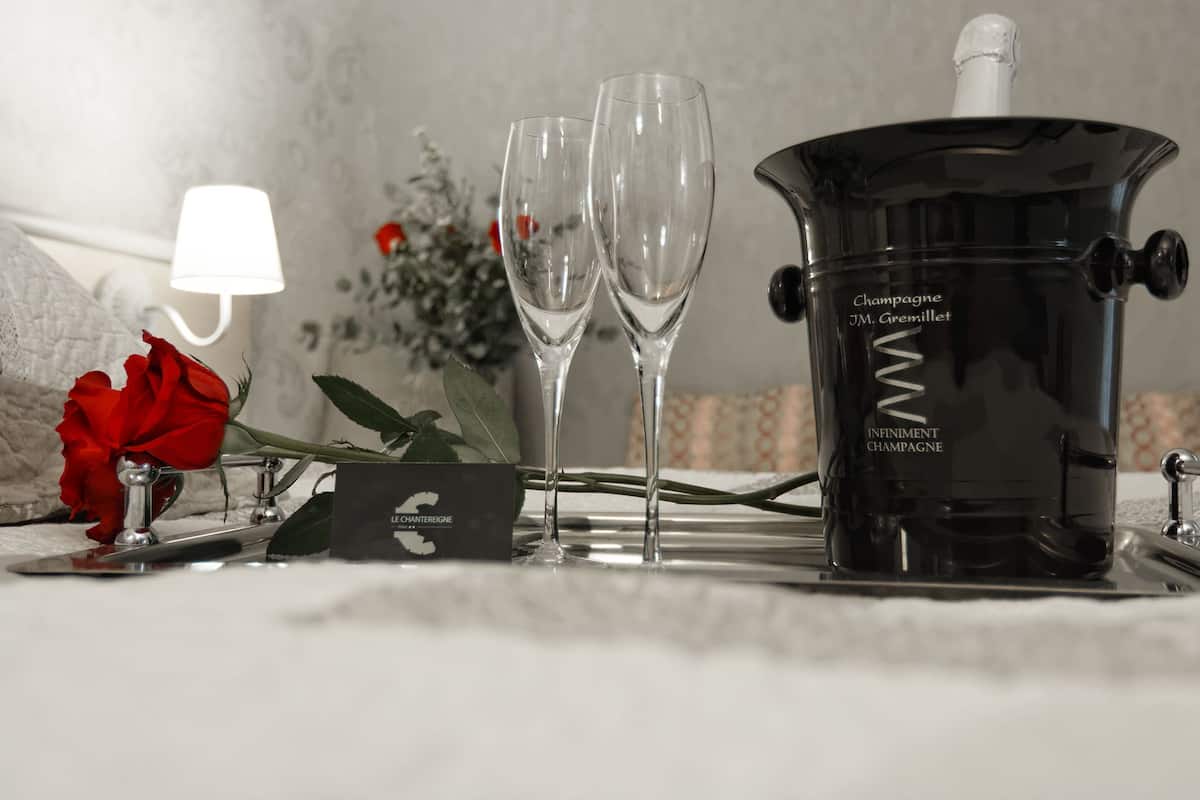 Standaard tweepersoonskamer, 1 tweepersoonsbed, toegankelijk voor mindervaliden, privébadkamer | 1 slaapkamer, luxe beddengoed, een kluis op de kamer, een bureau