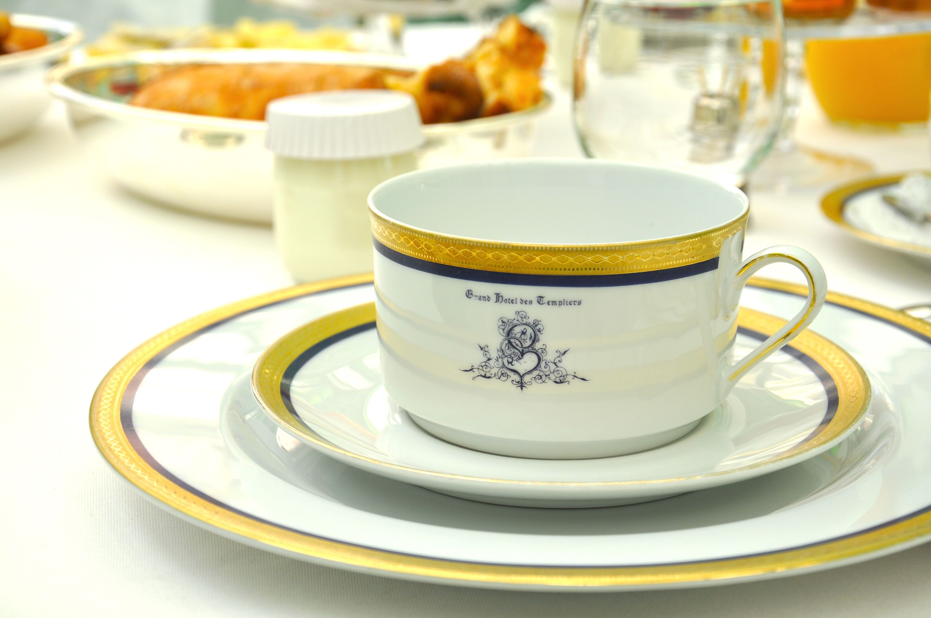 daily continental breakfast (eur 11 per person)