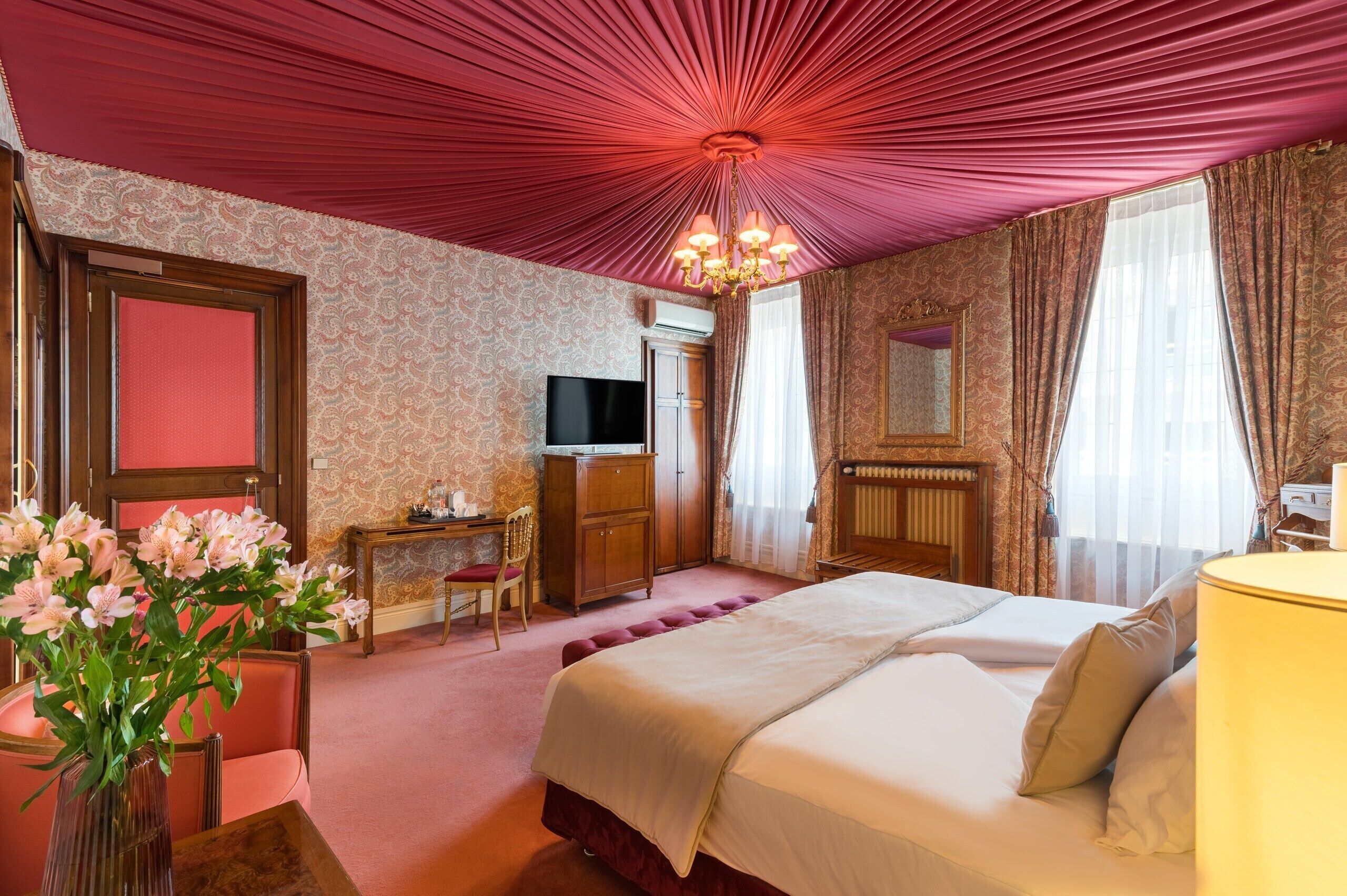 deluxe double or twin room, ensuite | tempur-pedic beds, minibar, in-room safe, individually decorated