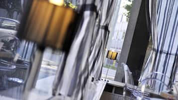 Daily continental breakfast (EUR 12 per person)