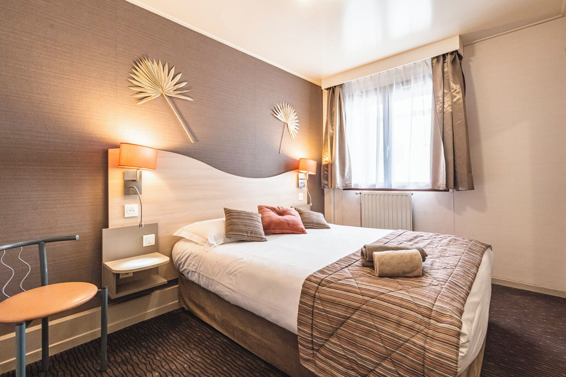 Minibar, coffres-forts dans les chambres, bureau, chambres insonorisées