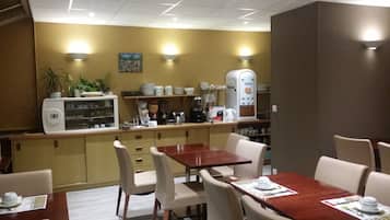 Daily buffet breakfast (EUR 15 per person)