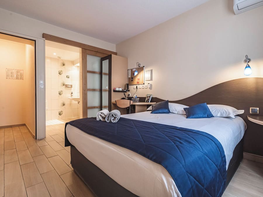 Minibar, in-room safe, desk, soundproofing