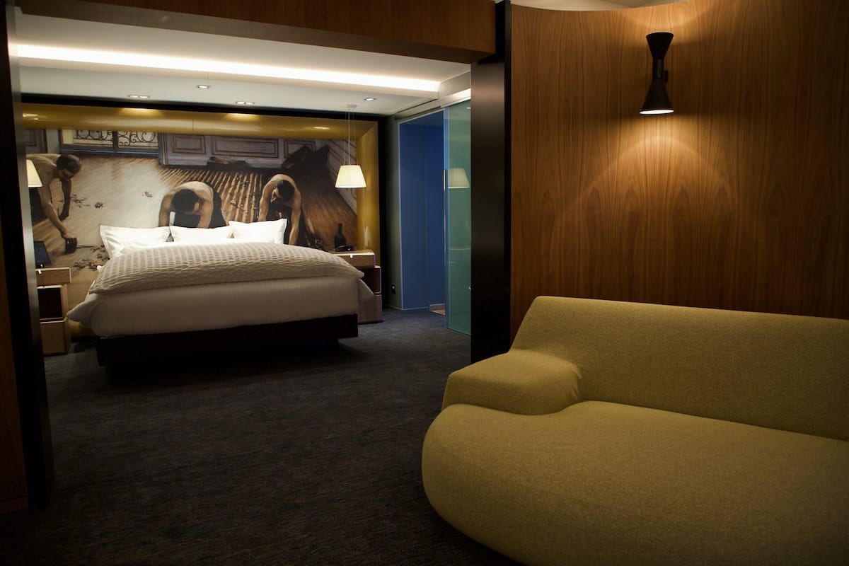 suite with terrace and hot tub | minibar, in-room safe, free wifi, bed sheets