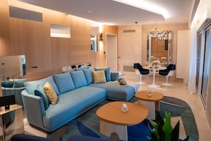 Suite avec Hammam, Terrasse et Jardin | Minibar, safe på rommet, wi-fi (inkludert) og sengetøy