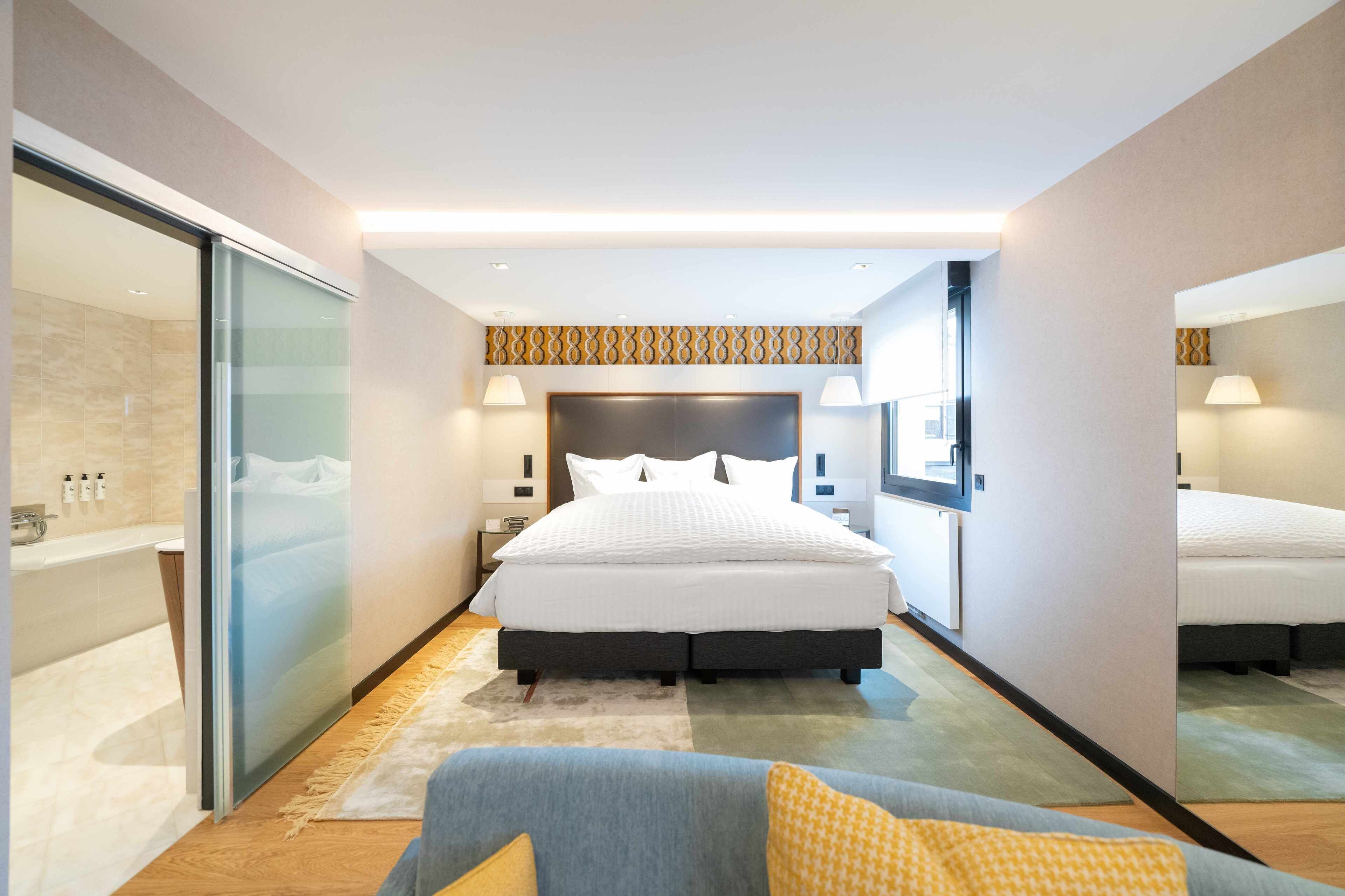 large double room | minibar, in-room safe, free wifi, bed sheets