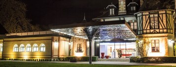 Fachada del alojamiento - Noche