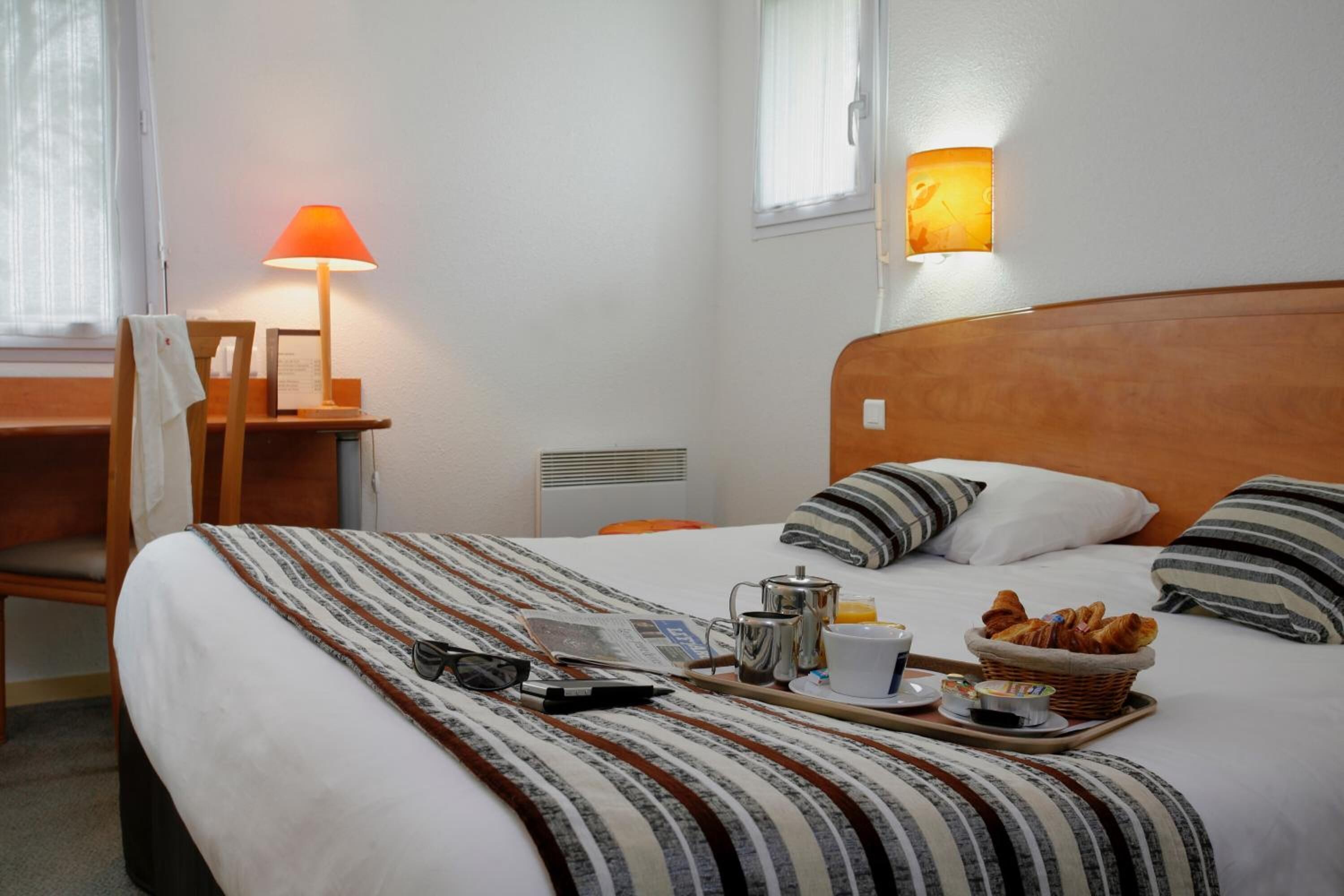 soundproofing, free wifi, bed sheets, wheelchair access