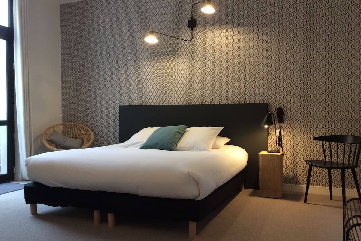 family room, 1 bedroom | room amenity