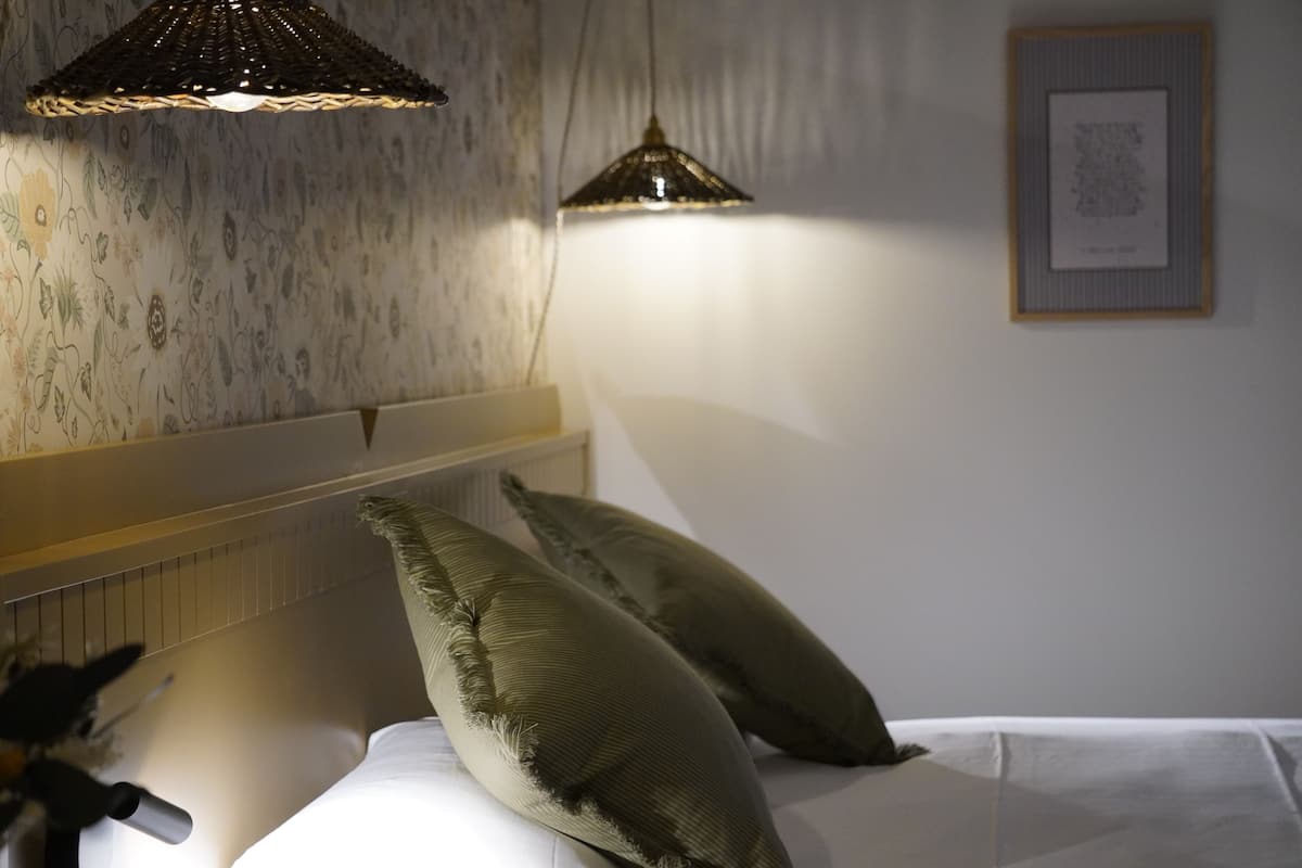 Dobbeltrom, parkutsikt | Skrivebord, lydisolert, strykejern/-brett og wi-fi (inkludert)