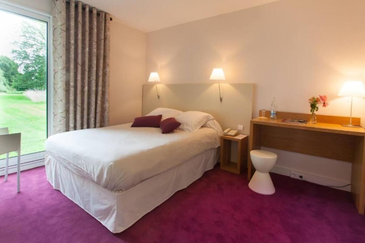 Double Room à l'hôtel du Parc | Desk, soundproofing, iron/ironing board, free WiFi