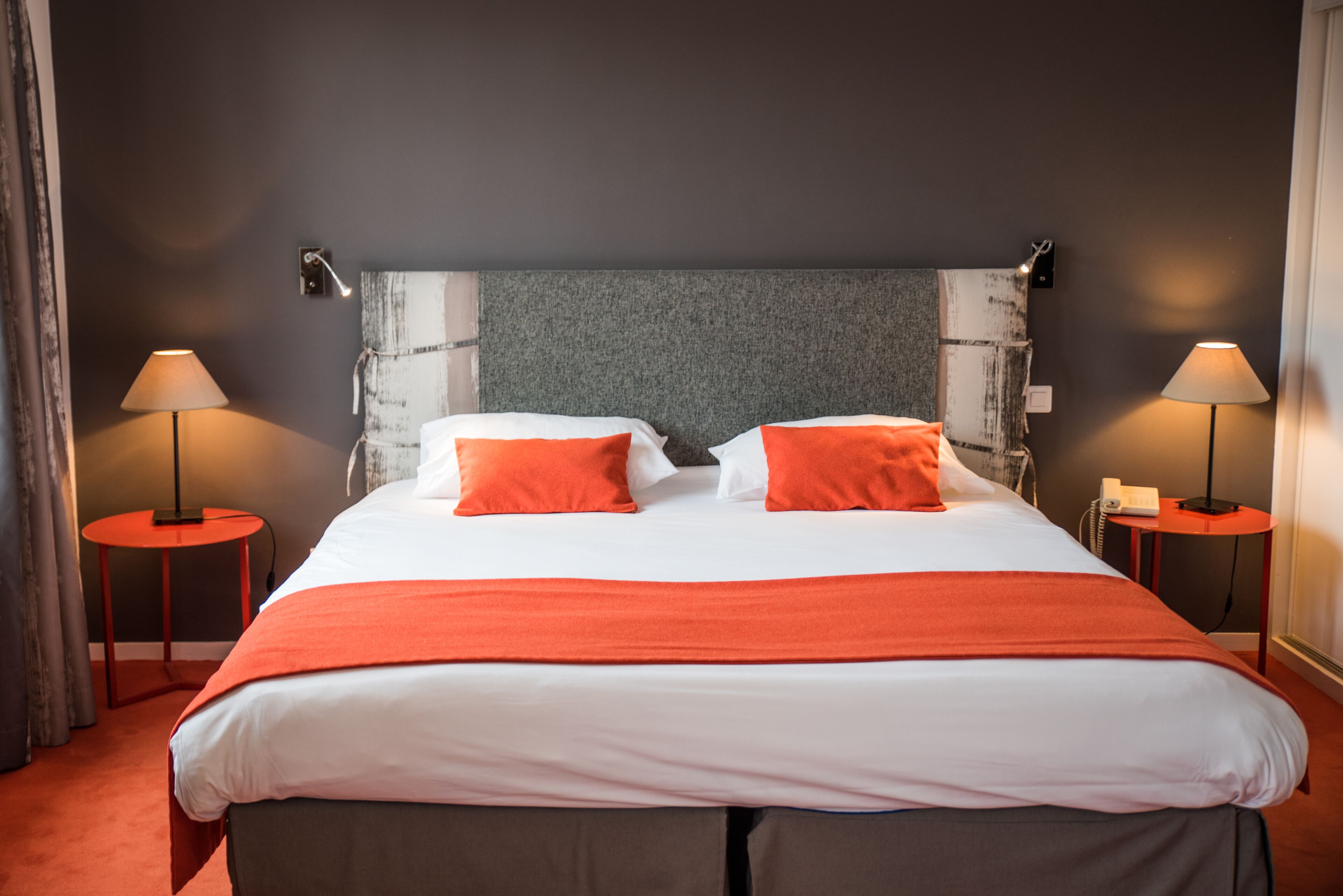 desk, soundproofing, iron/ironing board, free wifi