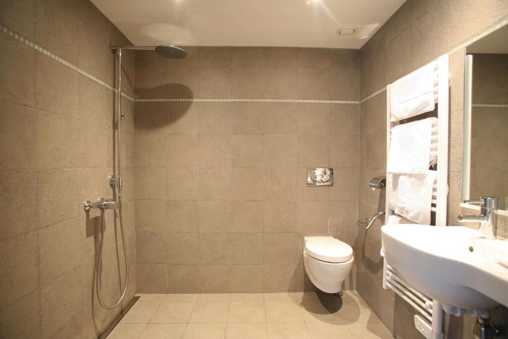 free toiletries, towels, soap, shampoo