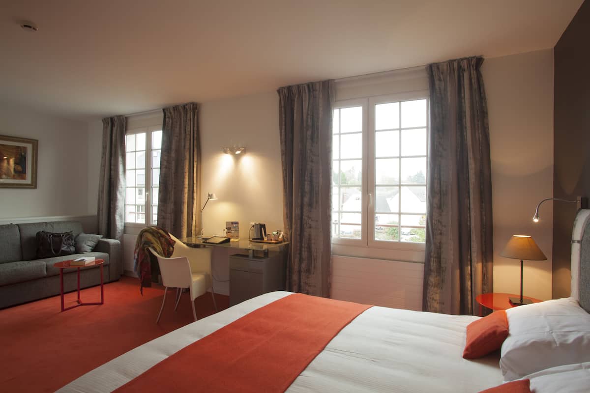 Double Room (Salon) au Moulin | Desk, soundproofing, iron/ironing board, free WiFi