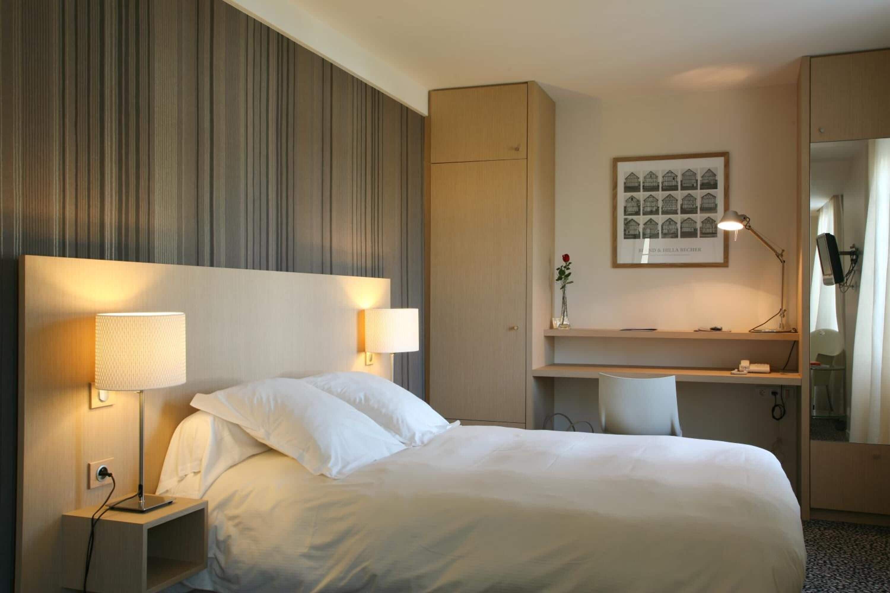 Double Room (Salon) au Moulin | Desk, soundproofing, iron/ironing board, free WiFi