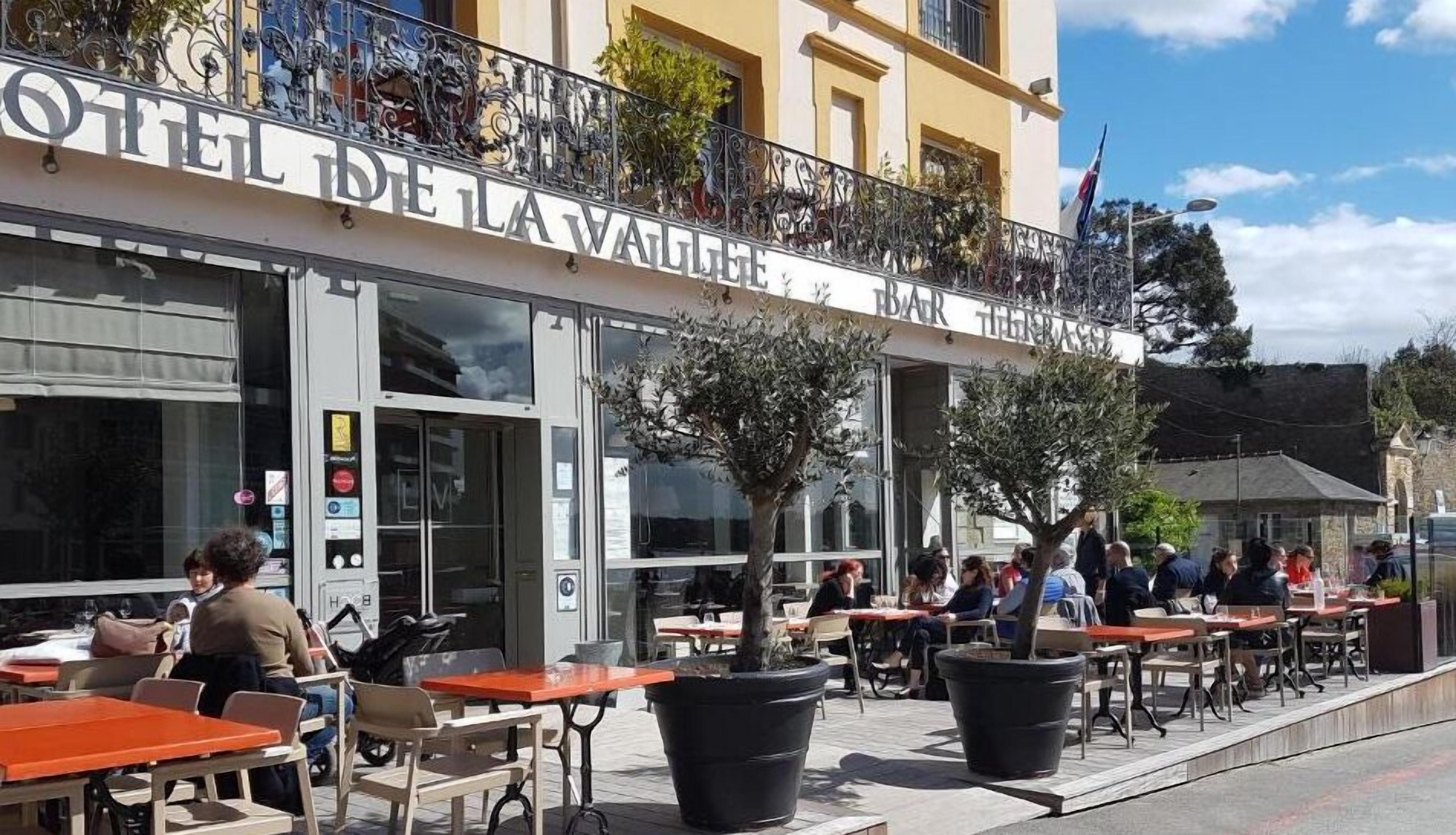 breakfast, lunch, dinner served; beach views