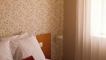 Habitación estándar doble, accesible en silla de ruedas | Wifi gratis y ropa de cama