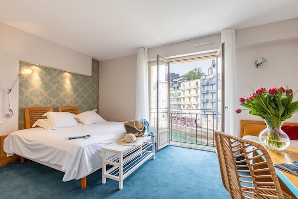 Superior Double Room, Sea View | Free WiFi, bed sheets