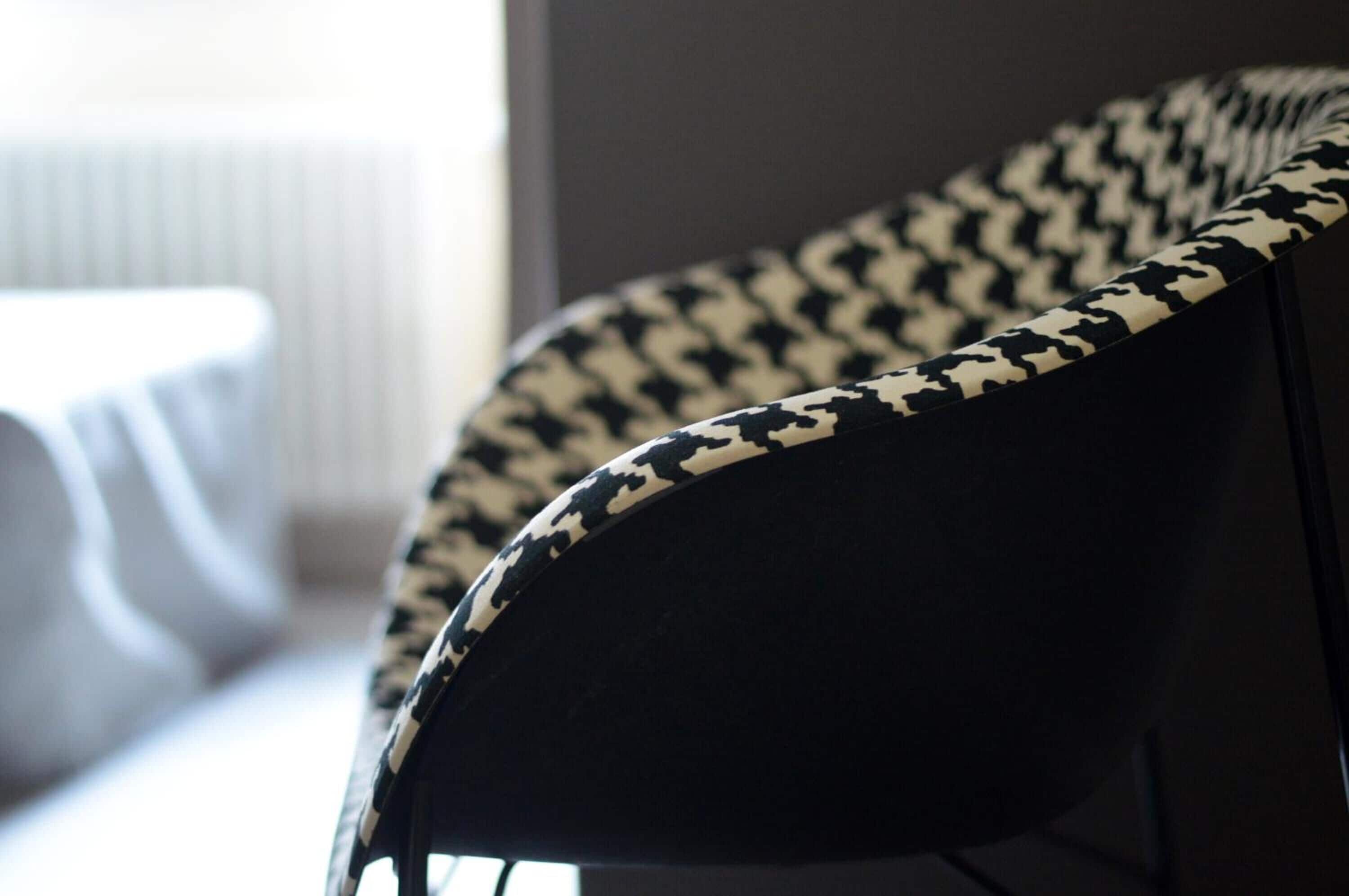 executive room, 1 king bed, non smoking (larger room;twin bed on request) | desk, laptop workspace, soundproofing, iron/ironing board