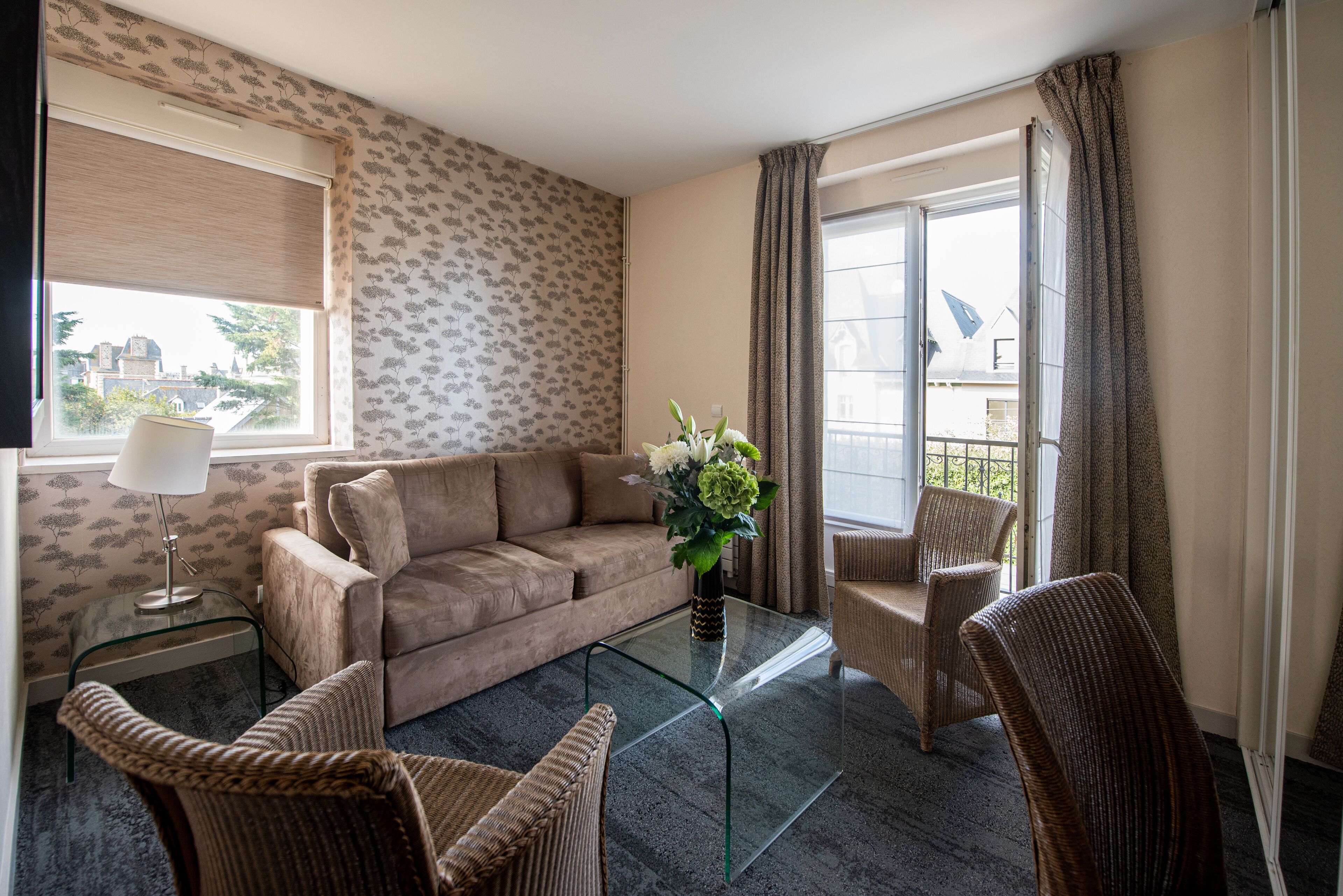 suite | 1 bedroom, premium bedding, minibar, in-room safe