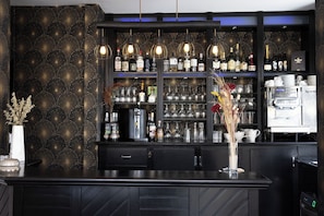 Bar (in der Unterkunft)