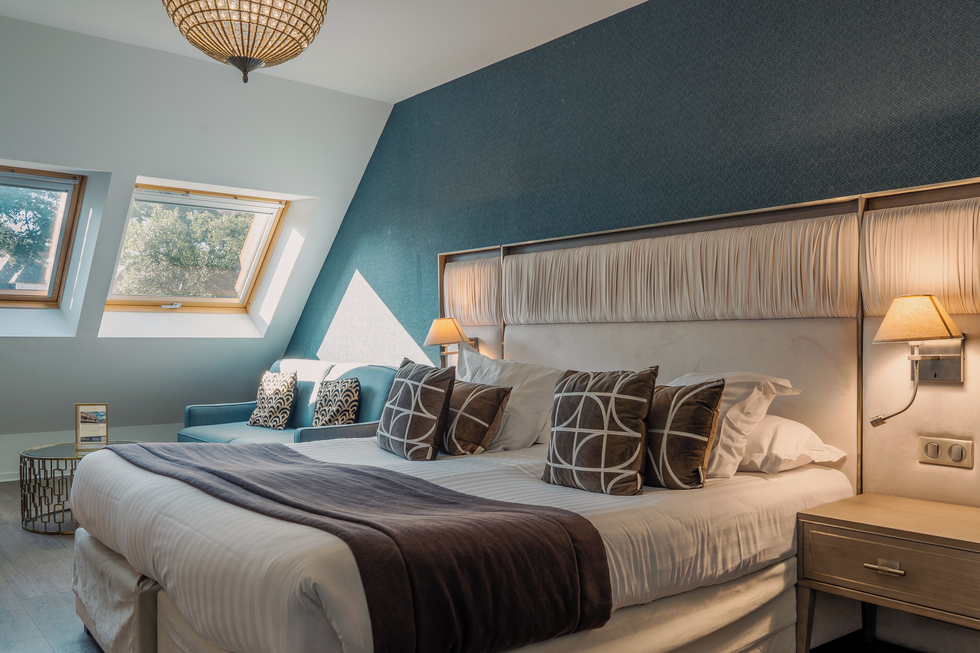 Family Room | Minibar, in-room safe, soundproofing, iron/ironing board