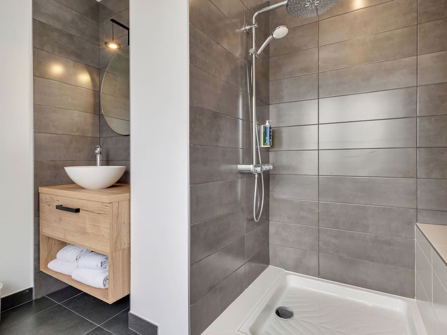 Superior-Doppelzimmer | Badezimmer | Dusche, Haartrockner, Handtücher