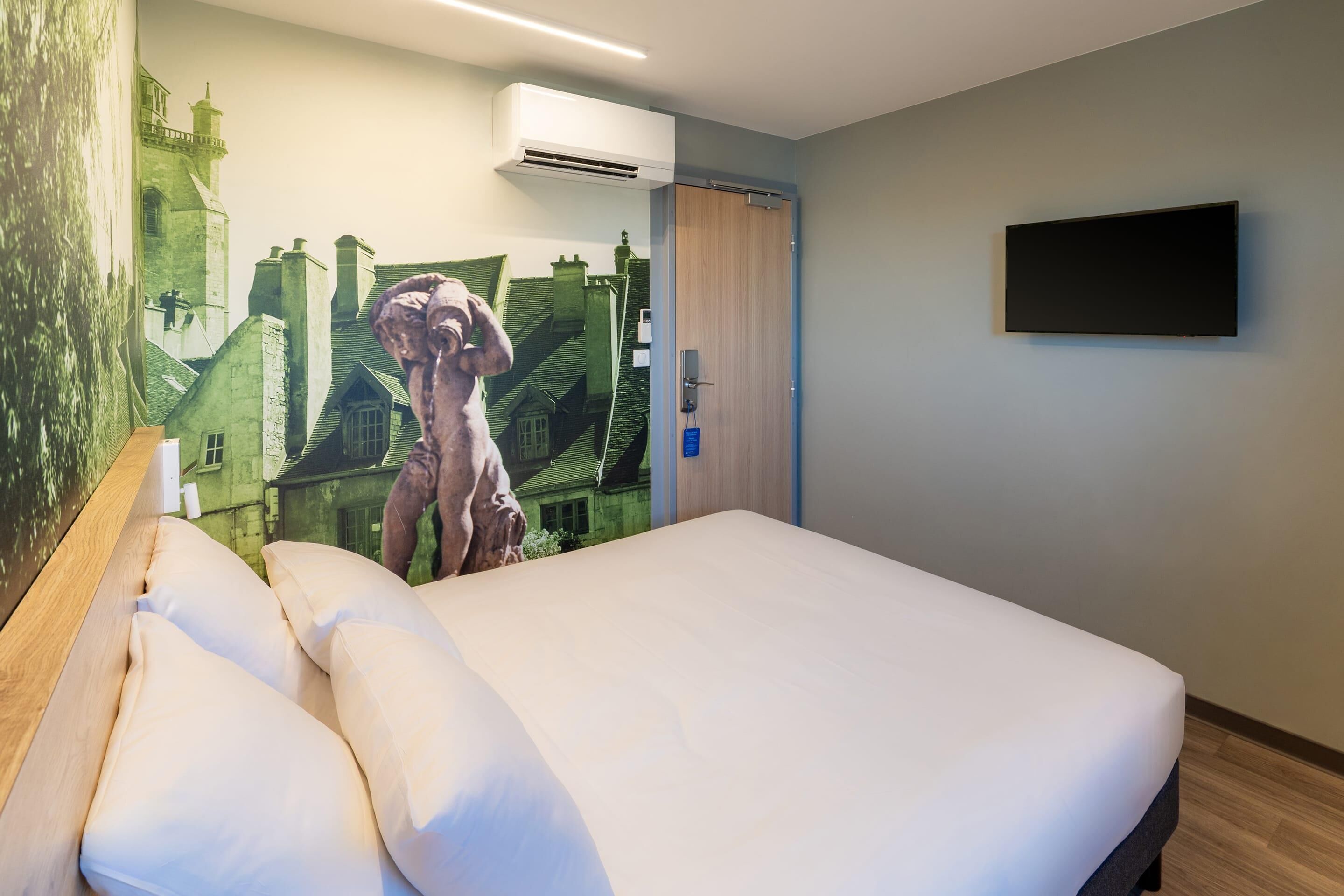 Standardzimmer, 1 Queen-Bett, Nichtraucher | Hochwertige Bettwaren, Schreibtisch, Bügeleisen/Bügelbrett