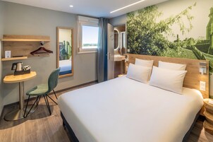 Ropa de cama de alta calidad y escritorio