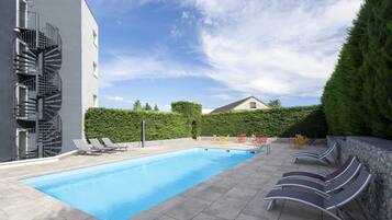 Piscina externa sazonal