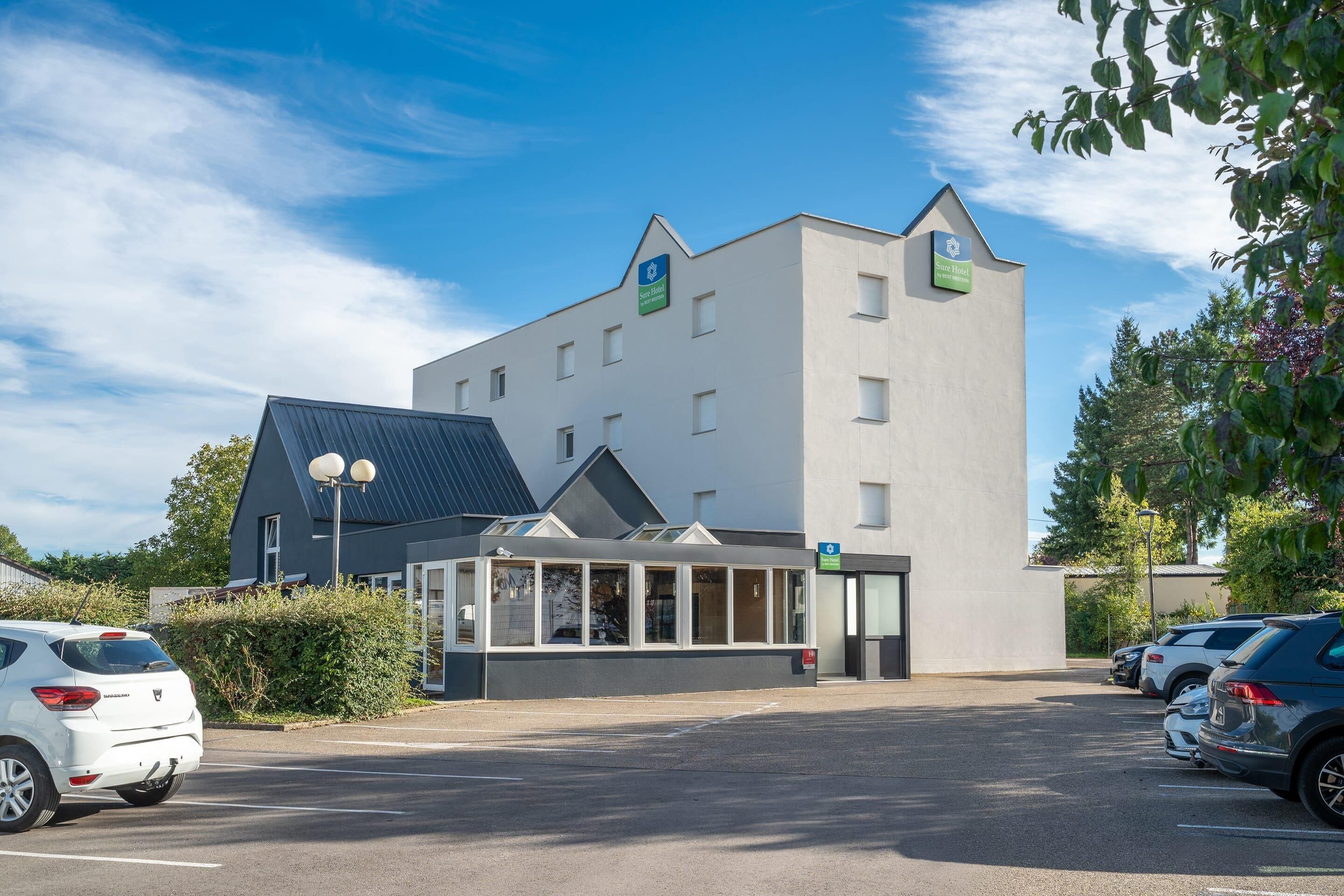 Piscine extérieure (ouverte en saison)