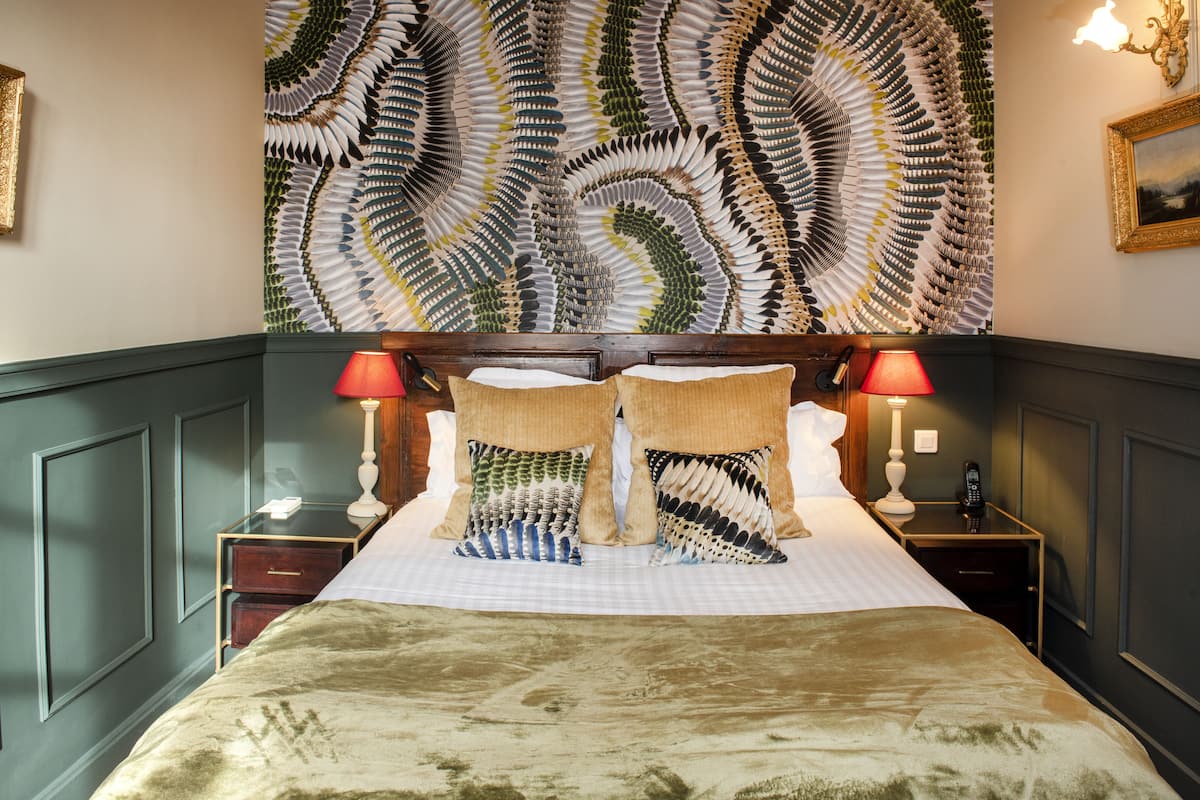 minibar, in-room safe, individually decorated, individually furnished