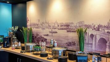 Frokostbuffé hver dag (EUR 19.00 per person)