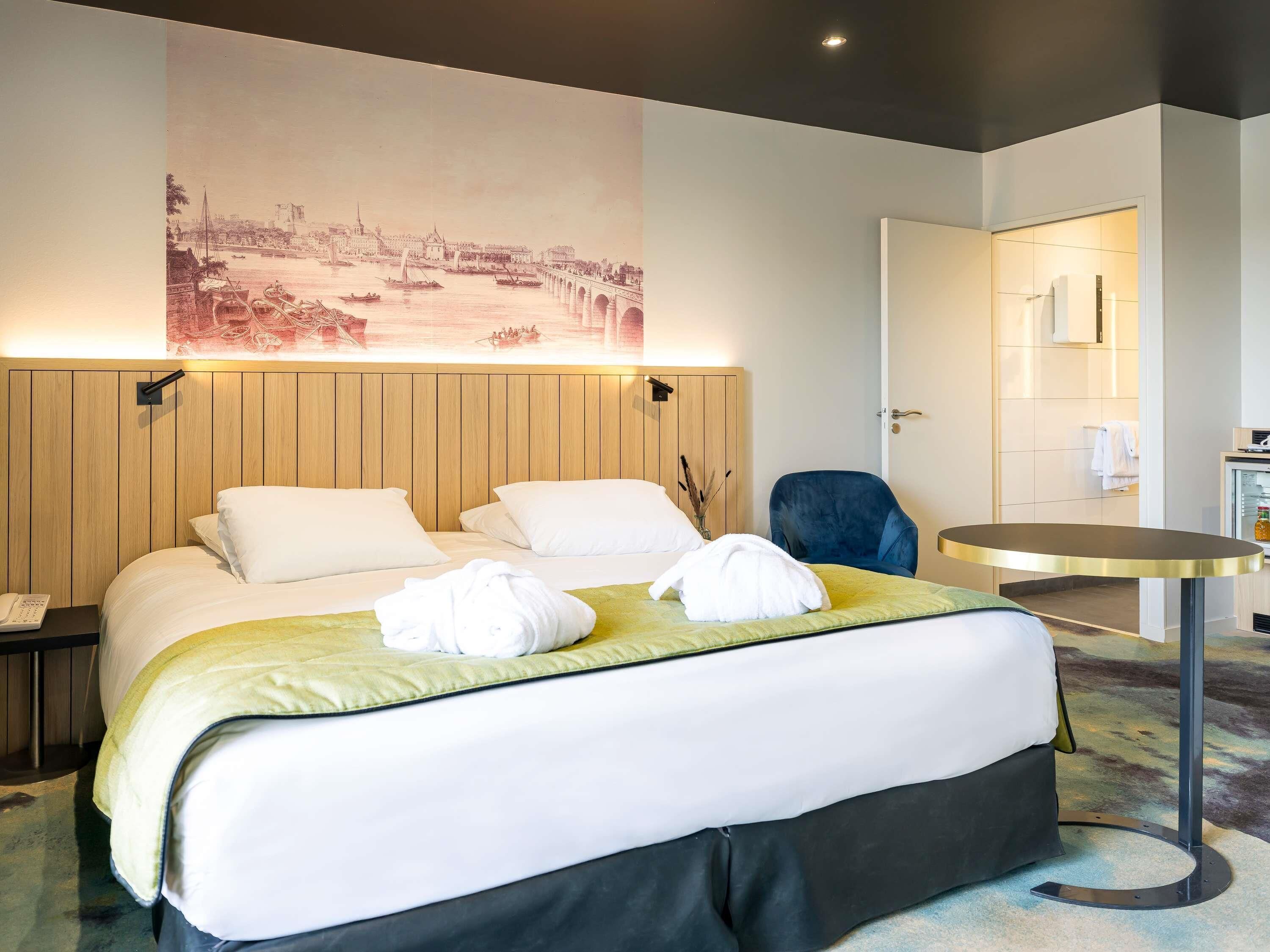 Privilege, Zimmer, 1 Doppelbett, Flussblick | Hochwertige Bettwaren, Zimmersafe, Schreibtisch, Verdunkelungsvorhänge