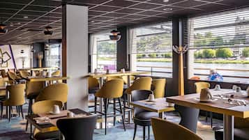 Tägliches Frühstücksbuffet gegen Gebühr