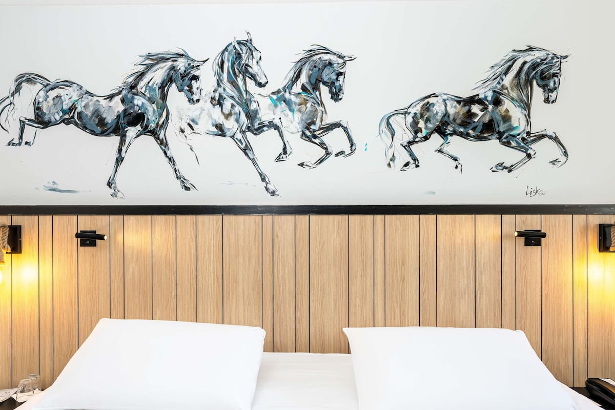 Premium bedding, in-room safe, desk, blackout curtains