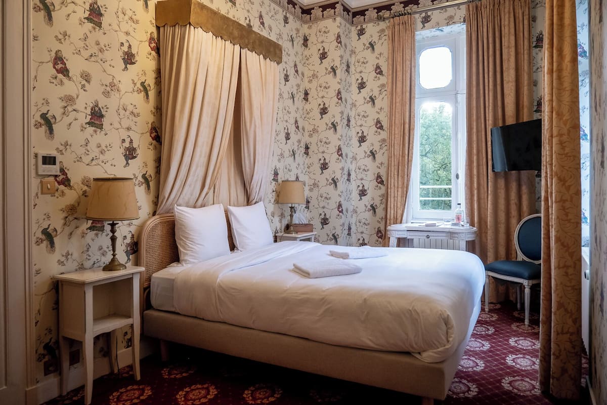 double room | 2 bedrooms, premium bedding, in-room safe, individually decorated