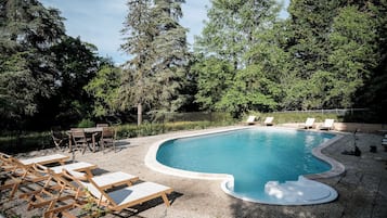 Seasonal outdoor pool