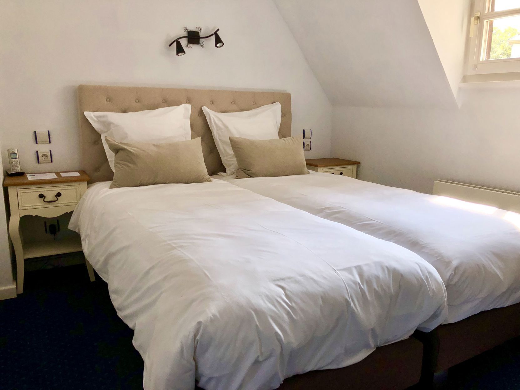 Premium bedding, Tempur-Pedic beds, minibar, in-room safe