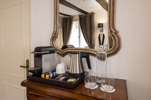 Classic Double Room | Living area